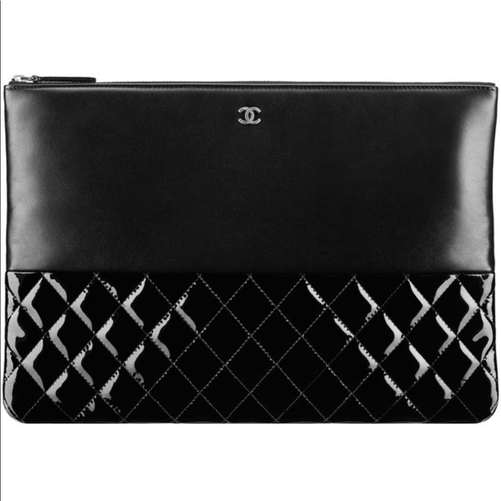 CHANEL O Case